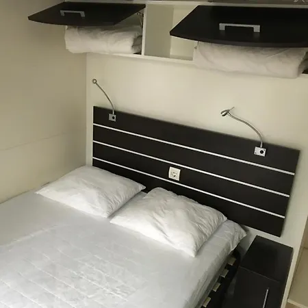 Mobile Veturi Camping Park Soline Biograd 比奥格勒·纳·莫鲁